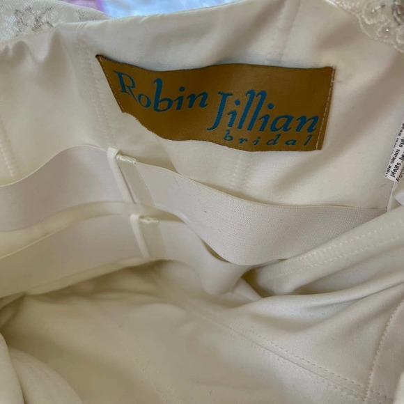 Plus Size Robin Jillian Bridal Button Lace Back Ruched Train New Wedding Dress - Picture 16 of 16